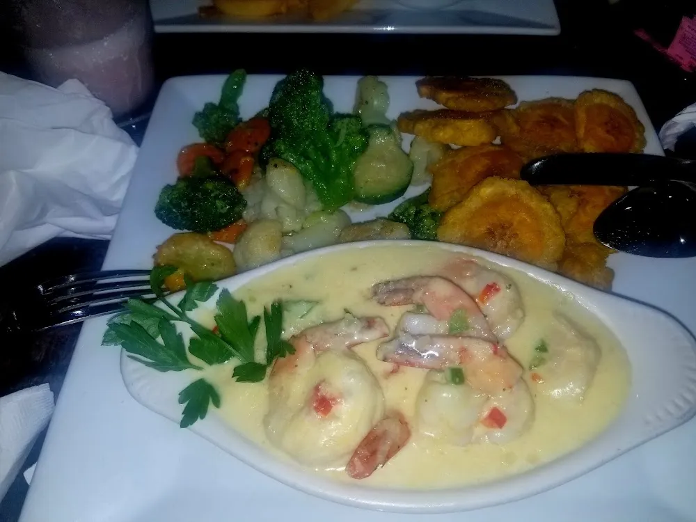 Tostones Y Camarones